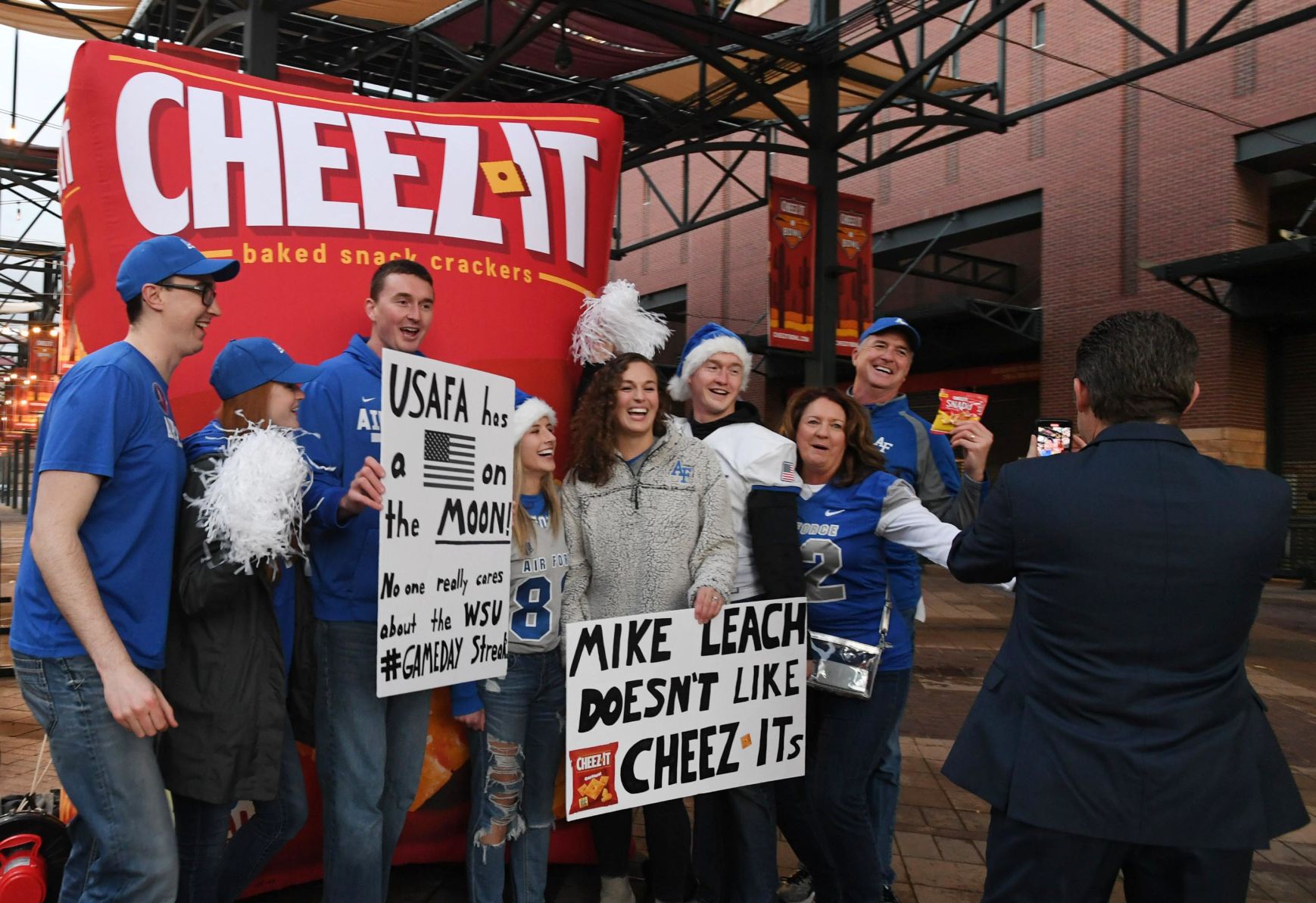 122819-s-cheezitbowl 2.jpg